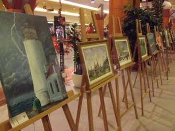 „Interferențe cromatice”, la Iulius Mall Suceava