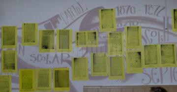 Placă comemorativă care marchează 100 de ani de existență a Muzeului Fălticenilor, ctitorit de profesorul Vasile Ciurea