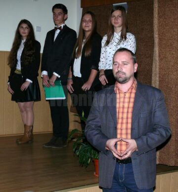 Placă comemorativă care marchează 100 de ani de existență a Muzeului Fălticenilor, ctitorit de profesorul Vasile Ciurea