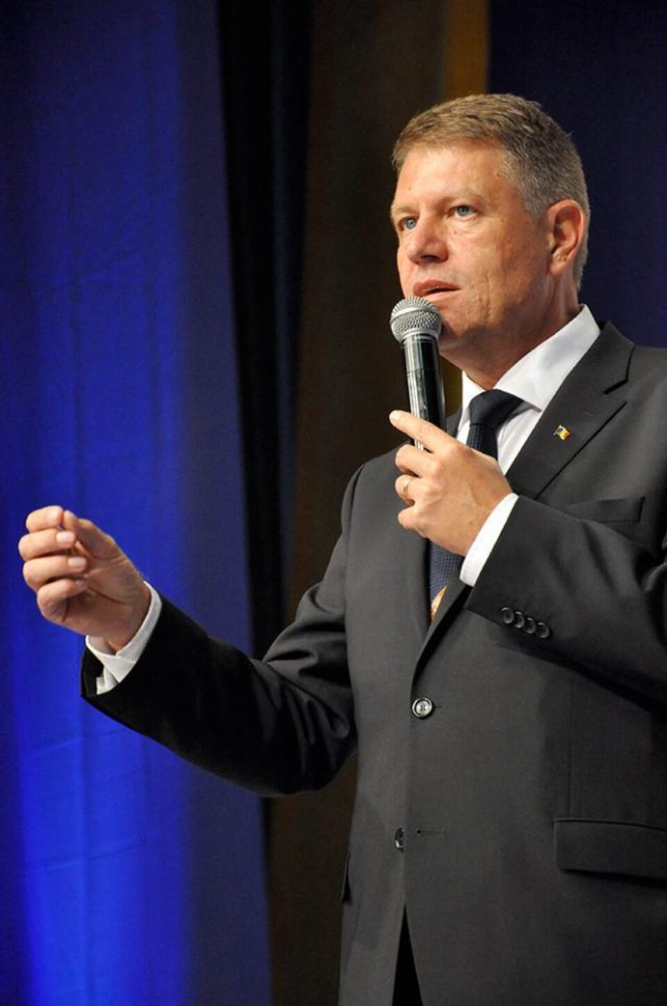 Klaus Iohannis: „Voi avea emoții până când Curtea Constituțională dă verdictul final” Klaus Iohannis: „Voi avea emoții până când Curtea Constituțională dă verdictul final”