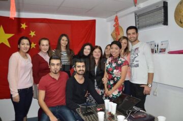 Câteva zeci de studenți ai Universității „Ștefan cel Mare” Suceava au luat lecții de gastronomie chinezească