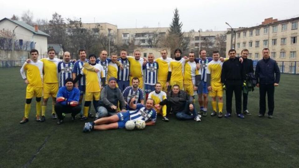 Profesorii USV au câștigat meciul de fotbal disputat cu Universitatea din Cernăuți Profesorii USV au câștigat meciul de fotbal disputat cu Universitatea din Cernăuți