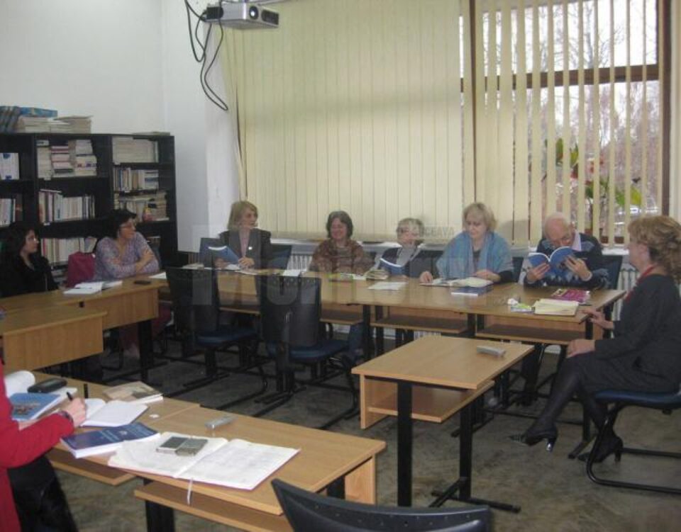 Masa rotundă, gazda unui triplu eveniment editorial
