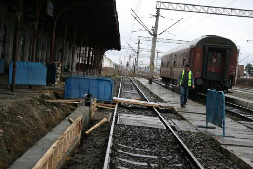 Primele lucrări, demarate în prag de iarnă, sunt la peron