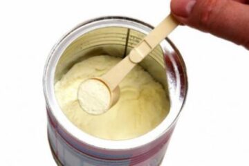 Aproape 1.300 de bebeluși din județ au rămas fără laptele praf acordat gratuit de stat
