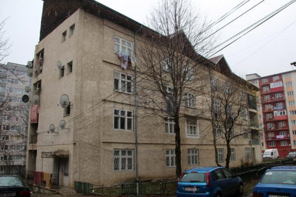 Căminul 2 în care stau asistații social