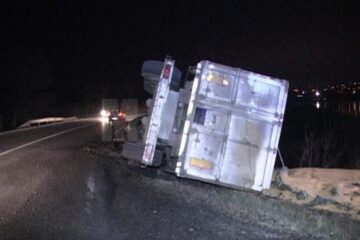 Camionul răsturnat