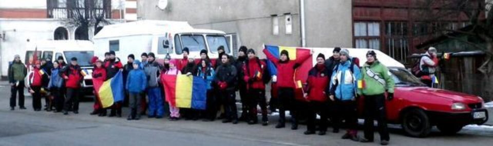 Drapelul României va fi arborat pe patru vârfuri din Țara Dornelor