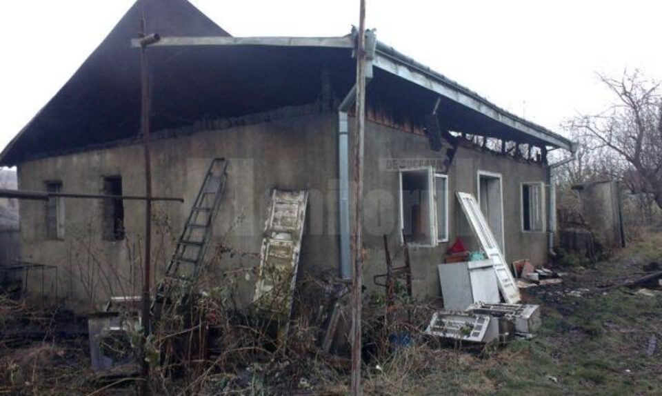 Casa vecină afectată de incendiul de pe str. Mitocelului
