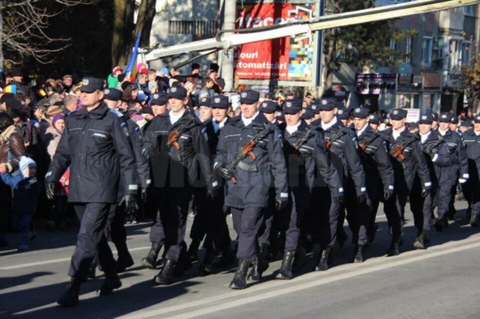 Parada militară va avea loc de la ora 12.00 până la ora 14.00, pe bulevardul Ana Ipătescu Parada militară va avea loc de la ora 12.00 până la ora 14.00, pe bulevardul Ana Ipătescu