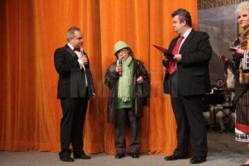 Șase actuali și foști membri ai Ansamblului „Ciprian Porumbescu” au primit titlul de „Cetățean de onoare al județului Suceava”