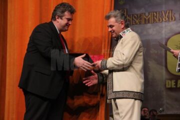 Șase actuali și foști membri ai Ansamblului „Ciprian Porumbescu” au primit titlul de „Cetățean de onoare al județului Suceava”
