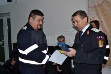 Peste 250 de pompieri și jandarmi, înaintați în grad înainte de termen în preajma Zilei Naționale