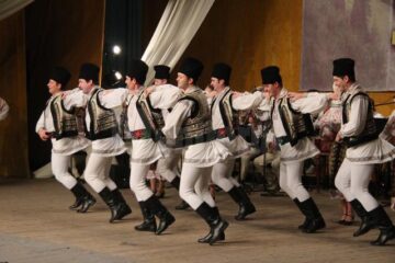 Spectacol de neuitat la împlinirea a 60 de ani de existență a Ansamblului Artistic „Ciprian Porumbescu”