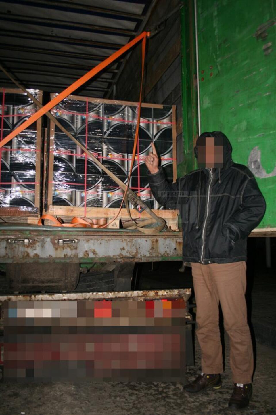 Cetățeni afgani descoperiți în compartimentul de marfă dintr-un tir