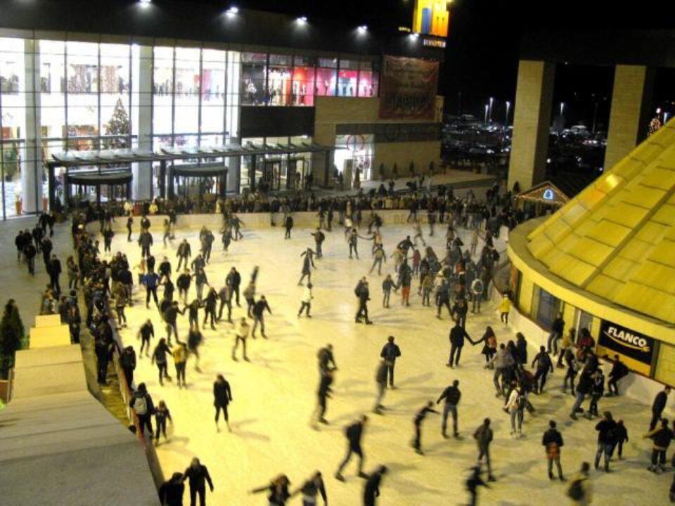Ice Dream este deschis zilnic, între orele 14.00 și 22.00