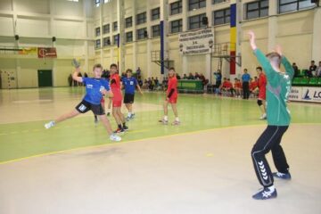 Tinerii handbaliști suceveni au evoluat fără greșeală în turneul de pe teren propriu