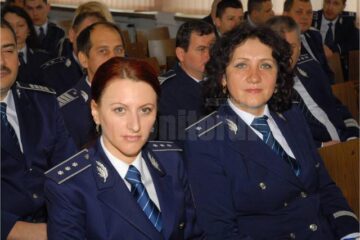 Polițiști înaintați în grad înainte de termen