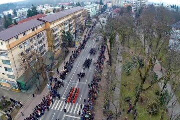 Mii de suceveni au participat la parada militară de Ziua Națională
