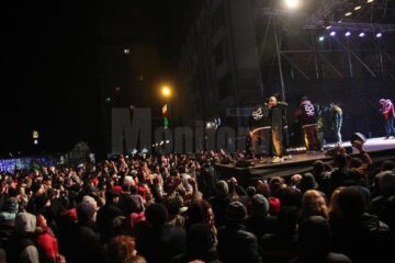 Mii de oameni au cântat și au dansat în centrul Sucevei, de Ziua Națională