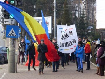 „Marșul Unirii” de la Suceava a pornit din parcul Universității