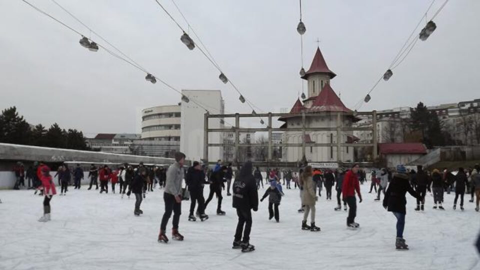 O bună parte dintre suceveni au sărbătorit 1 Decembrie pe gheață
