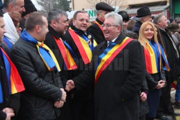 Autoritățile au participat alături de suceveni la parada militară