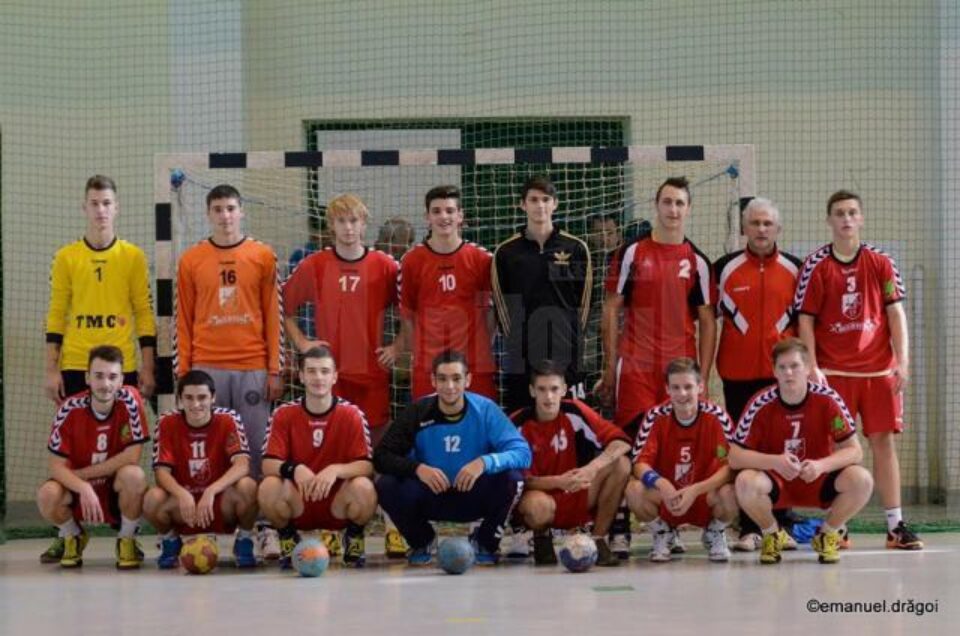 Echipa de handbal juniori I a LPS Suceava a bifat a șaptea victorie din opt meciuri diputate în acest sezon Echipa de handbal juniori I a LPS Suceava a bifat a șaptea victorie din opt meciuri diputate în acest sezon