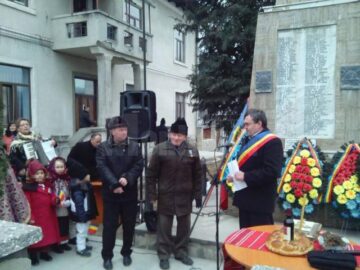 Ziua României marcată de elevii din Moldovița