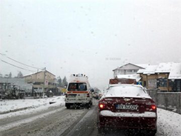 Blocarea urcării din Șcheia spre Suceava a dus la paralizarea traficului