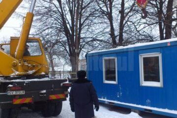 Locuință modulară oferită familiei afectate de cumplitul incendiu de la Ciprian Porumbescu