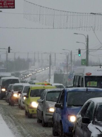 Calea Unirii a devenit un calvar pentru șoferi, care au parcurs un drum scurt în câteva zeci de minute