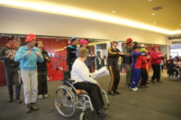 Spectacolul „Deschide ochii, deschide inima!”, o nouă lecție de viață oferită de persoanele cu dizabilități