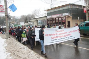 Aproape 500 de suceveni au pledat ieri pentru demnitatea persoanelor cu dizabilități