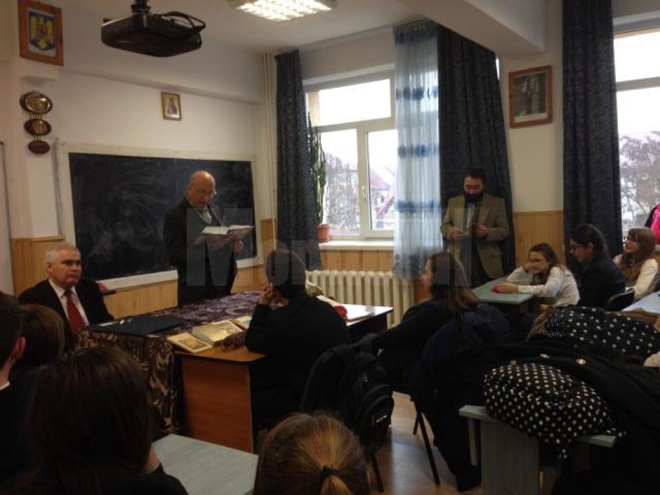 Criticul și istoricul literar Nicolae Cârlan, la Școala Ion Creangă