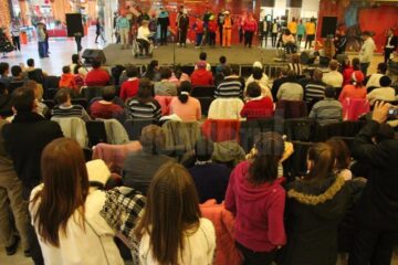 Spectacolul „Deschide ochii, deschide inima!”, o nouă lecție de viață oferită de persoanele cu dizabilități