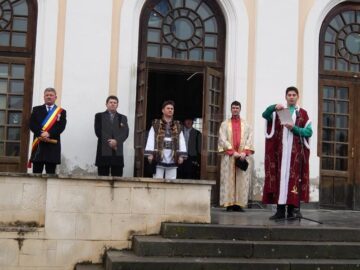 Ansamblul artistic „Arcanul USV”, aplaudat de sute de spectatori, la Alba Iulia
