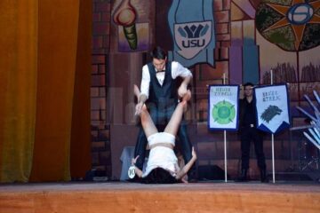 Spectacol în cinstea bobocilor Universității „Ștefan cel Mare”, pe scena Casei de Cultură