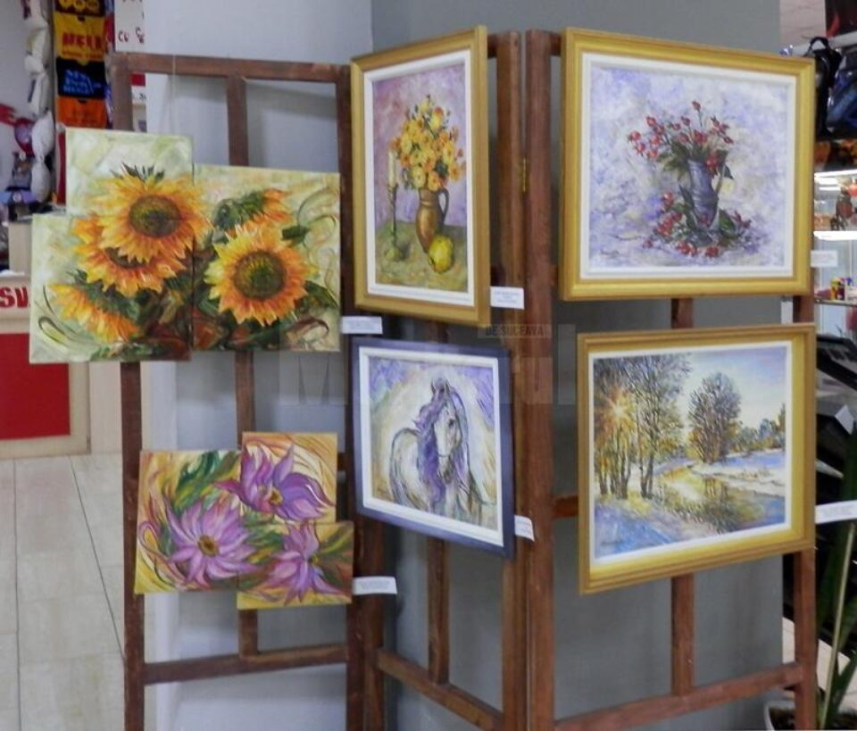 Lucrări semnate de artista Cristina Hreamăta Macoveiciuc