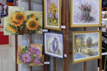 Lucrări semnate de artista Cristina Hreamăta Macoveiciuc