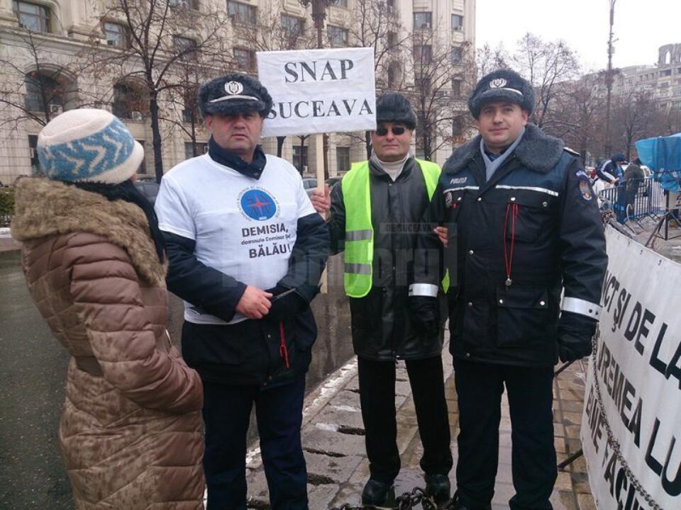 Reprezentanți ai SNAP Suceava la protestul de la București Reprezentanți ai SNAP Suceava la protestul de la București