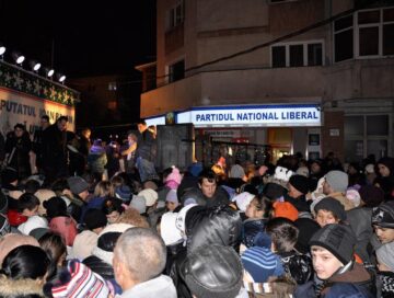 Câteva mii de copii din cartierul Burdujeni au venit să-și primească darurile