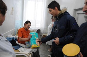 Elevi de la CN „Nicu Gane” și CT „Mihai Băcescu” Fălticeni, la Competiția umanitară “Mișcarea dă speranță”