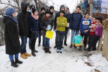 Elevi de la CN „Nicu Gane” și CT „Mihai Băcescu” Fălticeni, la Competiția umanitară “Mișcarea dă speranță”
