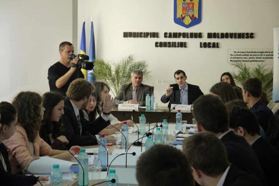 Elevii câmpulungeni au simulat o ședința de Consiliu Local