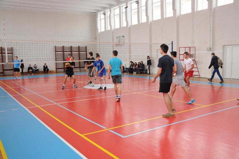 Colegiul Național „Nicu Gane” și Colegiul Tehnic „Mihai Băcescu” din Fălticeni au participat la competiția umanitară “Mișcarea dă speranță”