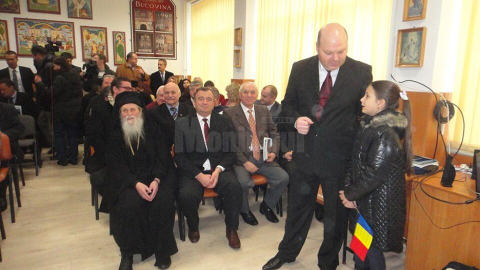Școala Gimnazială „Bogdan Vodă” Rădăuți a aniversat, pe 6 decembrie, 35 de ani de la înființare Școala Gimnazială „Bogdan Vodă” Rădăuți a aniversat, pe 6 decembrie, 35 de ani de la înființare