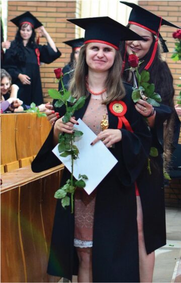 Magdalena Iurescu, studenta nevăzătoare, șefă de promoție, are un nou vis: să predea la universitate