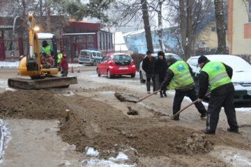 Basculanta a blocat mai bine de o oră strada Leca Morariu