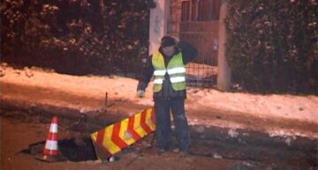 Roțile din stânga ale autoturismului s-au cufundat în cimentul proaspăt turnat în șanțul de la marginea străzii, pe sensul Belvedere spre Zamca
